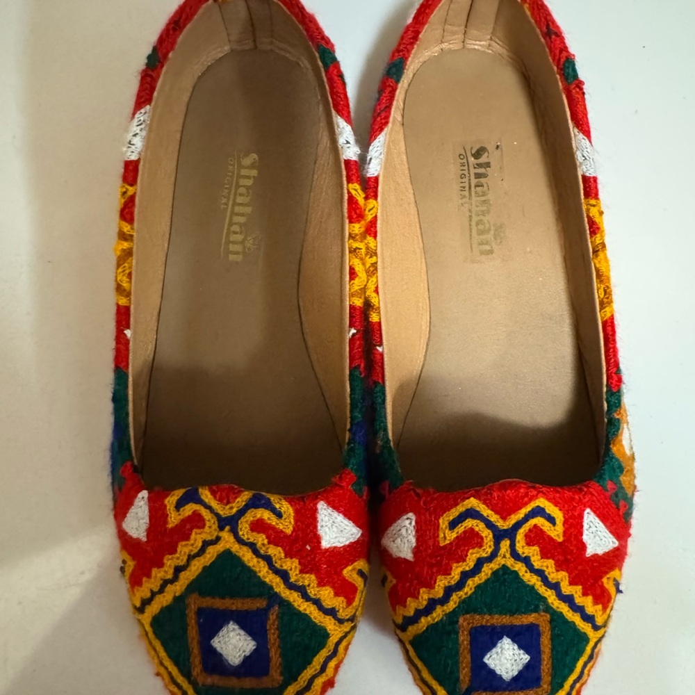 Colorful Embroidered Women's Flats